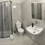 Bed & Breakfast Kamienica & Restauracja Opalenica