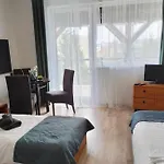 Bed & Breakfast Kamienica & Restauracja Opalenica
